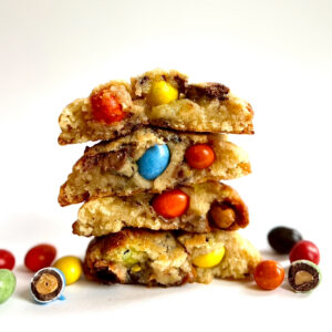 Mummu Mari – M&M kommidega ekstrakrõmps käsitööküpsis | KuuKi Estonia