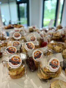 packages-with-cookies waiting for the clients